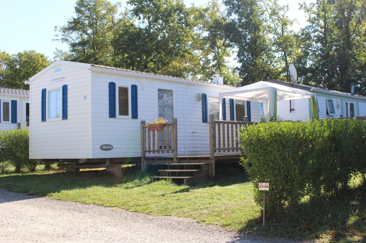 Camping Du Pontis Verteillac Exterior photo