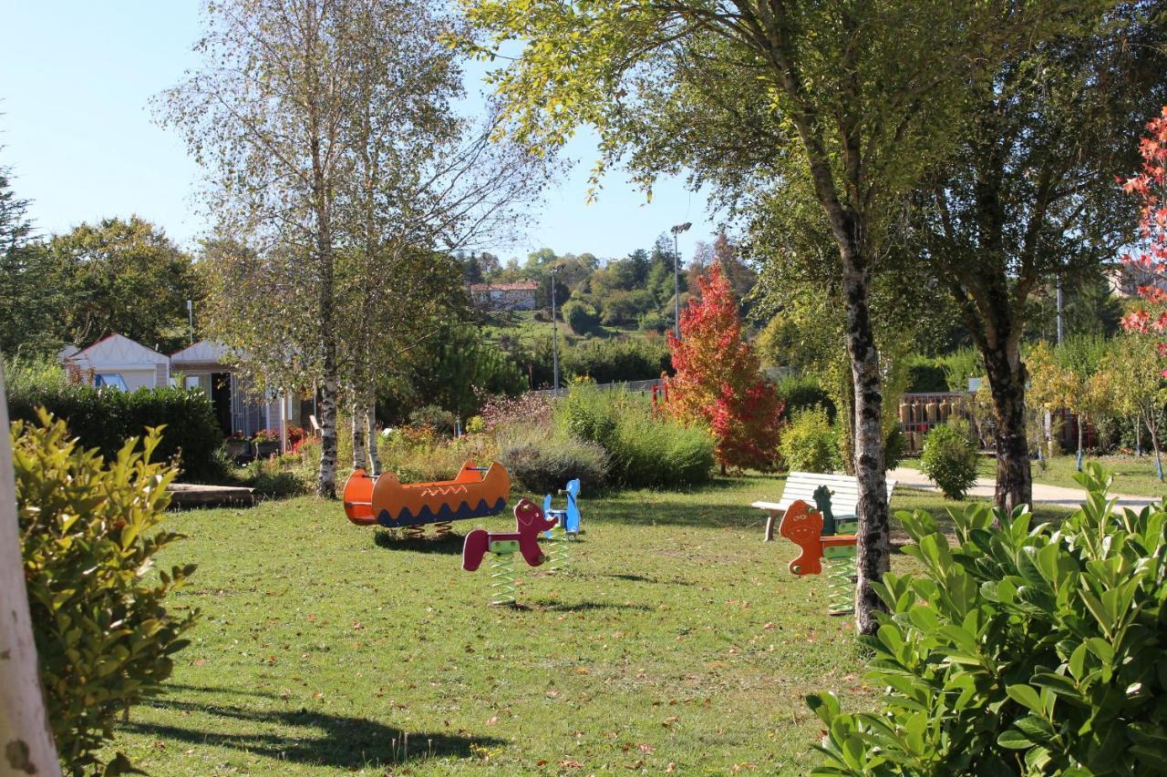 Camping Du Pontis Verteillac Exterior photo