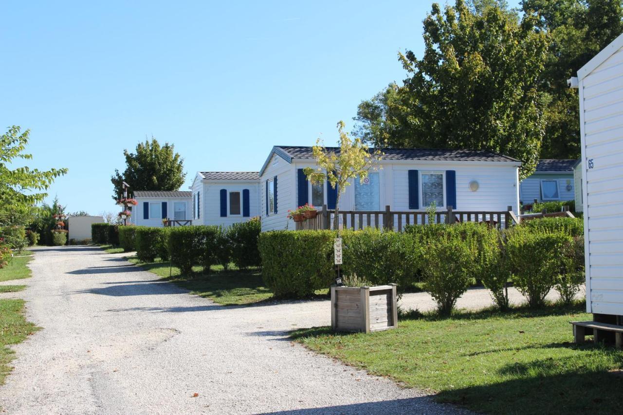 Camping Du Pontis Verteillac Exterior photo