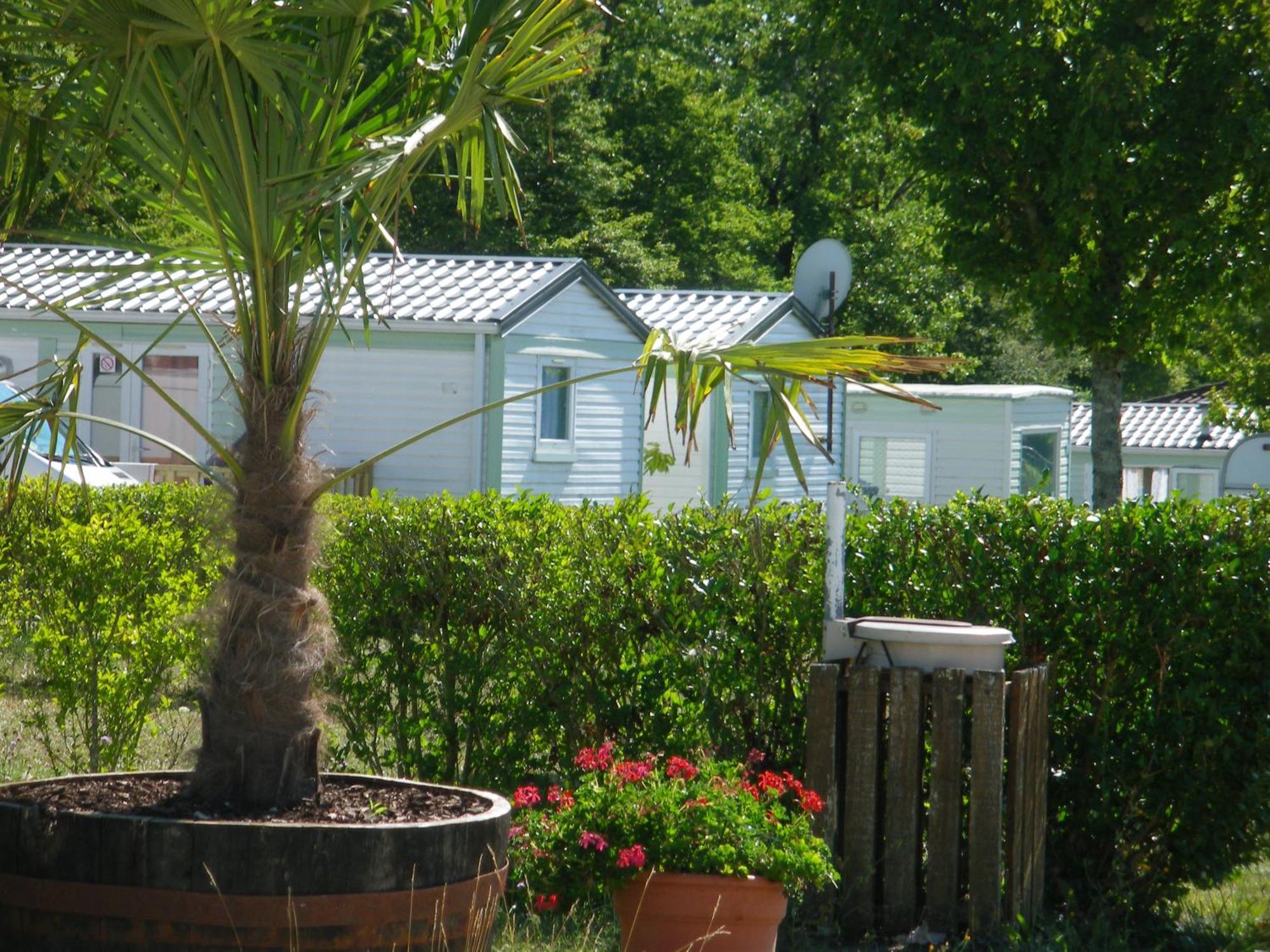 Camping Du Pontis Verteillac Exterior photo