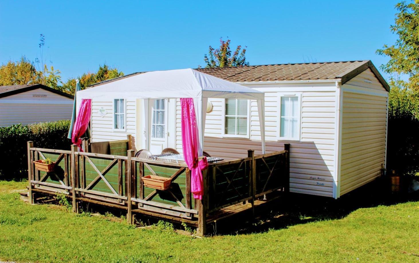 Camping Du Pontis Verteillac Exterior photo