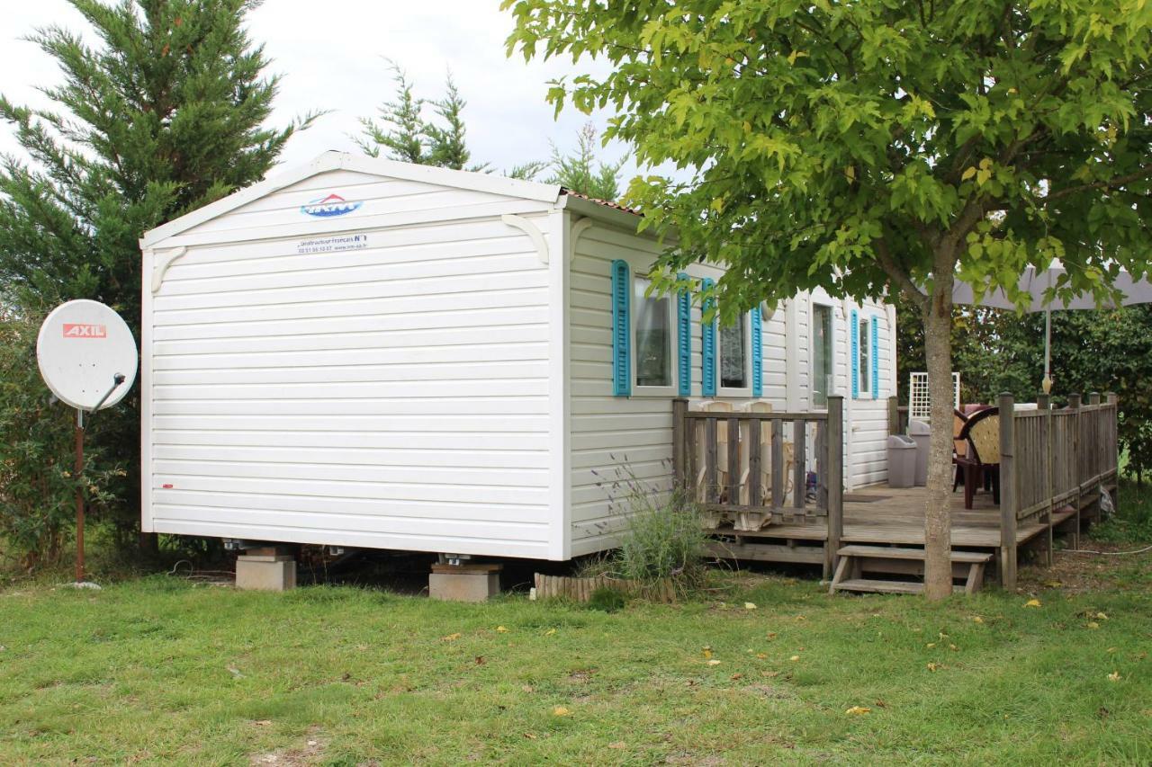 Camping Du Pontis Verteillac Exterior photo