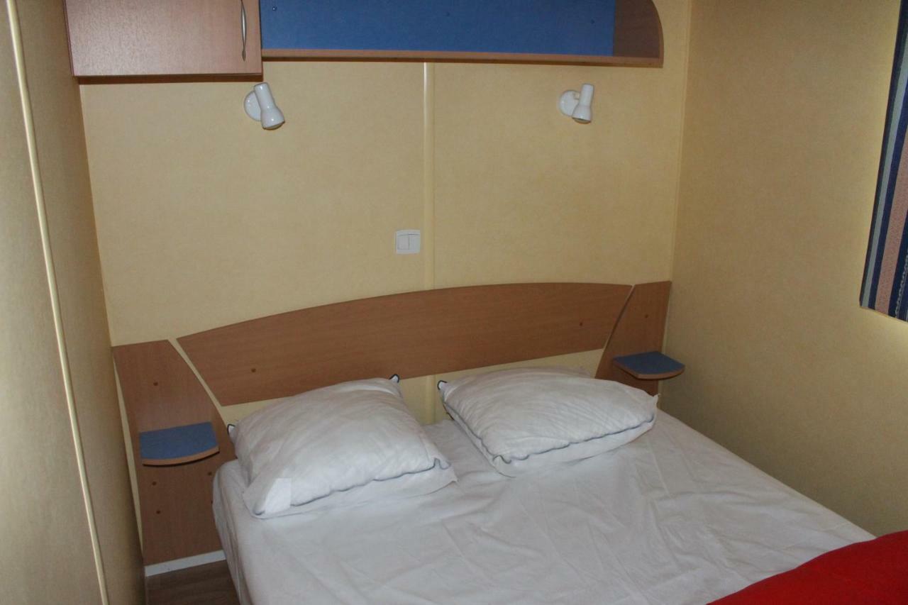 Camping Du Pontis Verteillac Exterior photo