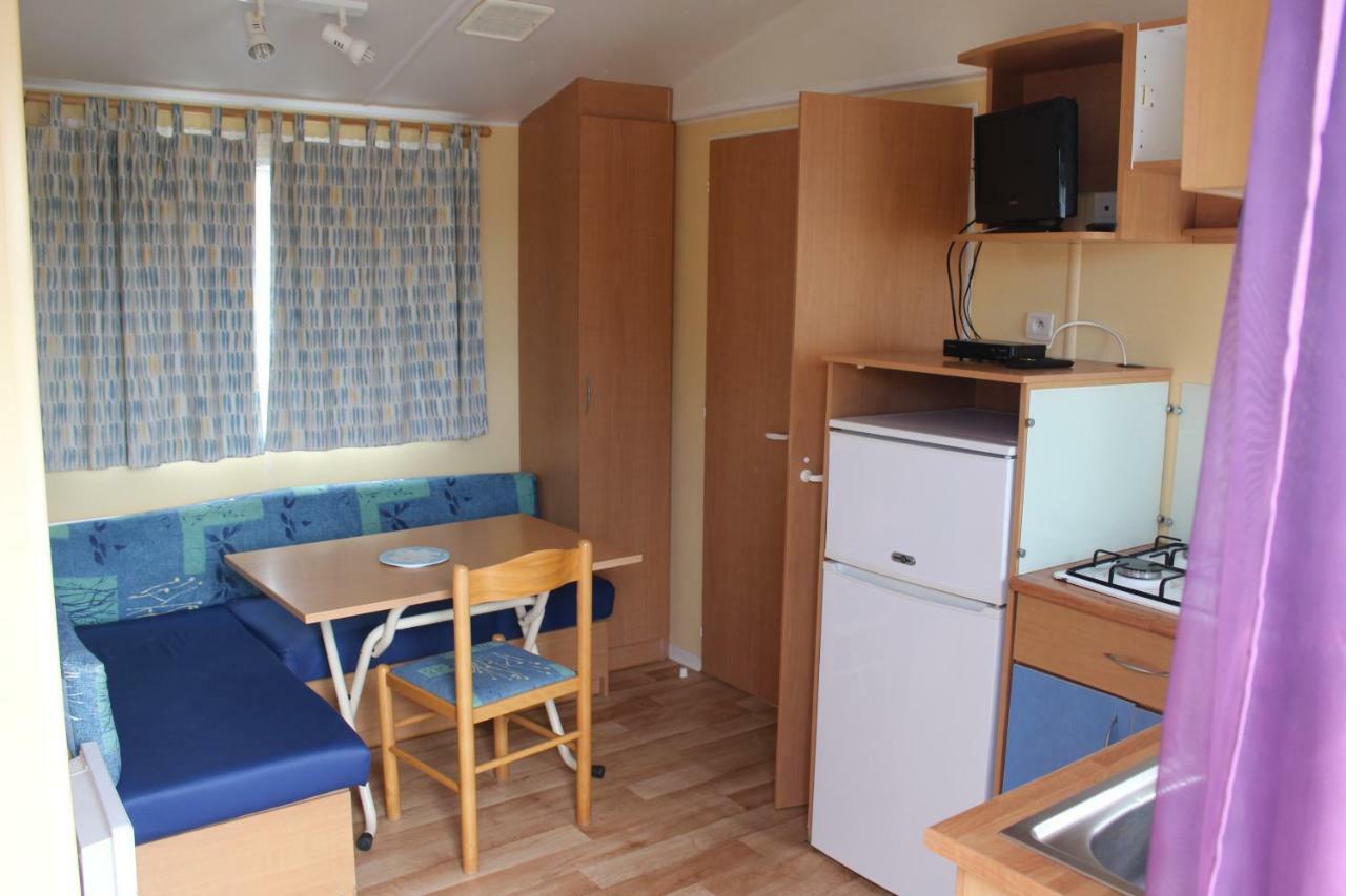 Camping Du Pontis Verteillac Exterior photo
