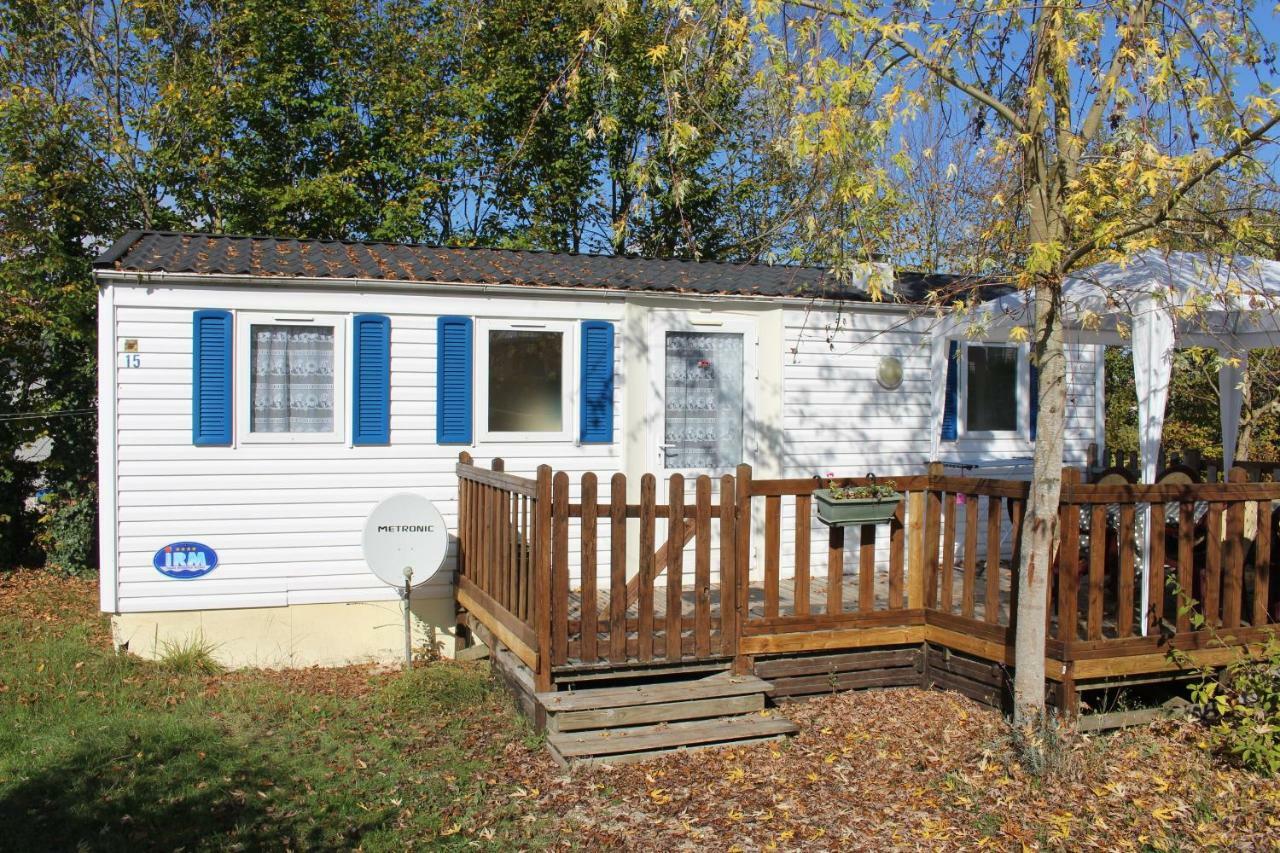 Camping Du Pontis Verteillac Exterior photo
