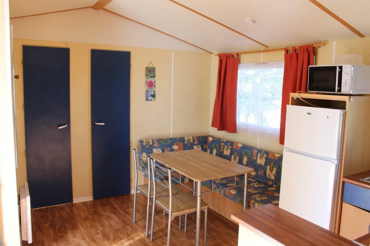 Camping Du Pontis Verteillac Exterior photo