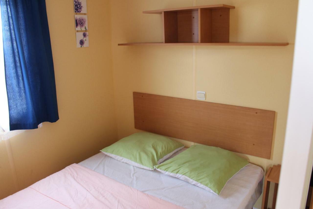 Camping Du Pontis Verteillac Exterior photo