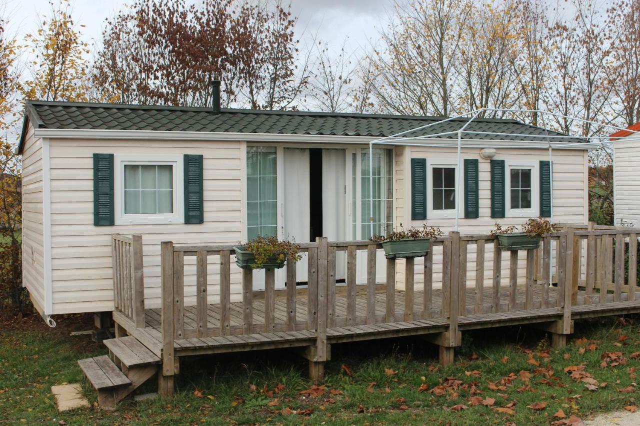Camping Du Pontis Verteillac Exterior photo